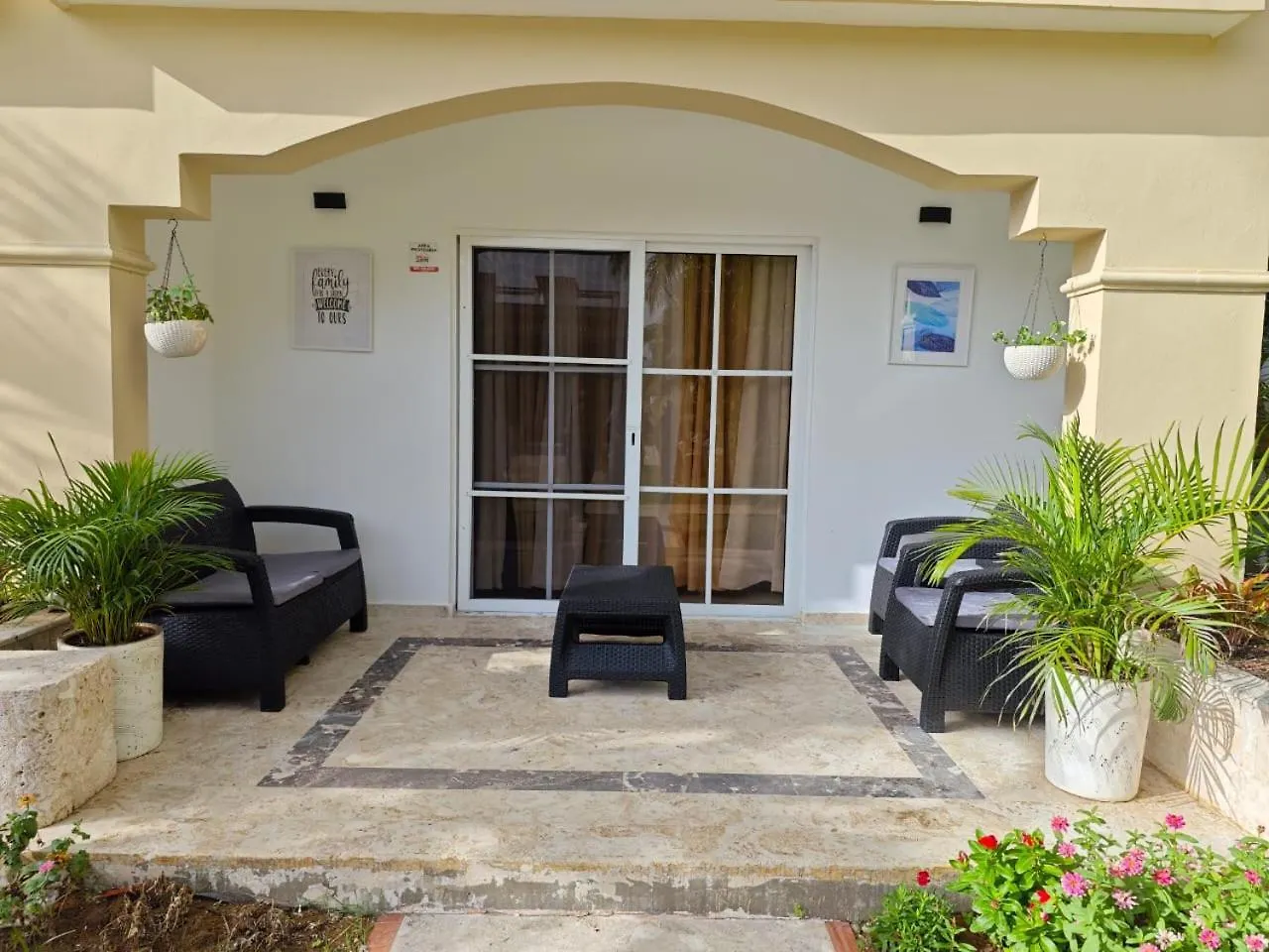 Residencial Las Palmeras De Willy Boca Chica